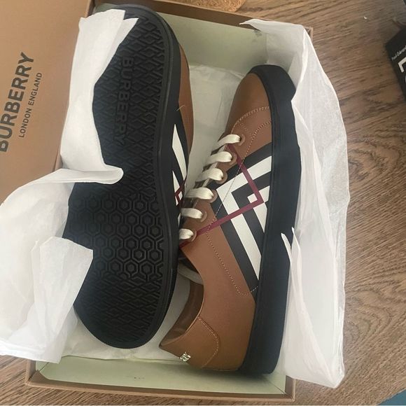 NEW BURBERRY sneakers 🌟size 39/9US - Picture 10 of 13